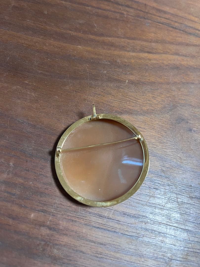 花模様カメオ ブローチ（ペンダントトップにもなります）