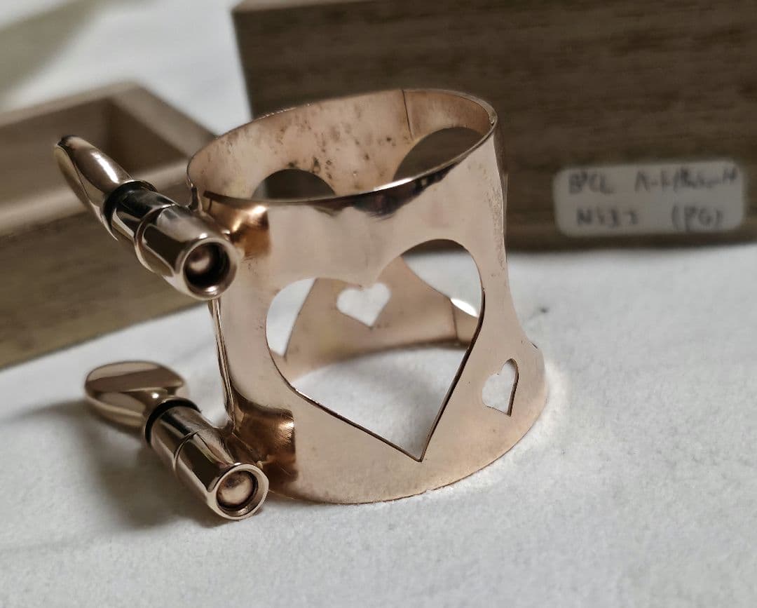 アトリエモモ クラリネットリガチャー ラバー用 NSヨコPG ハート