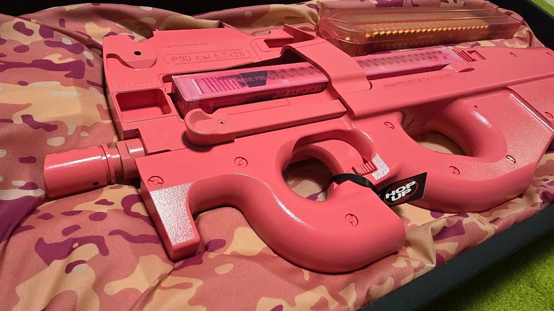 P90+ 電動ガン ピンク色 アニメデザイン