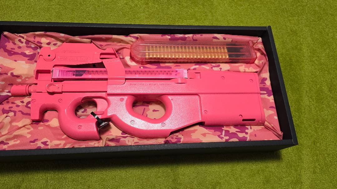 P90+ 電動ガン ピンク色 アニメデザイン