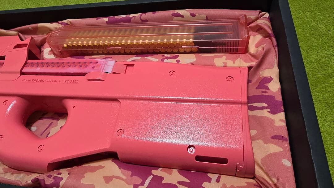 P90+ 電動ガン ピンク色 アニメデザイン