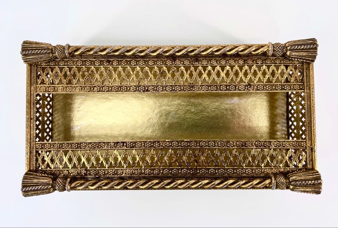 ヴィンテージ ビクトリア朝様式 ティッシュボックス（猫脚付き）