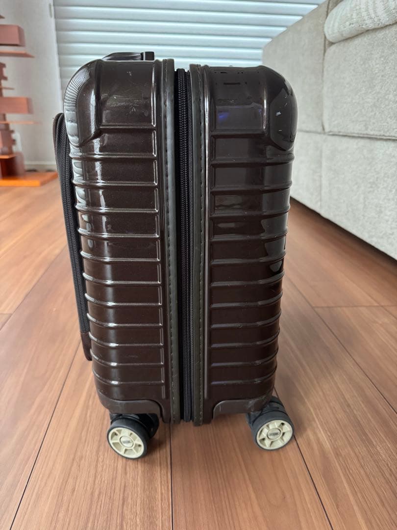 s*k様 RIMOWA 23ℓブラウン機内持込サイズ4輪　used