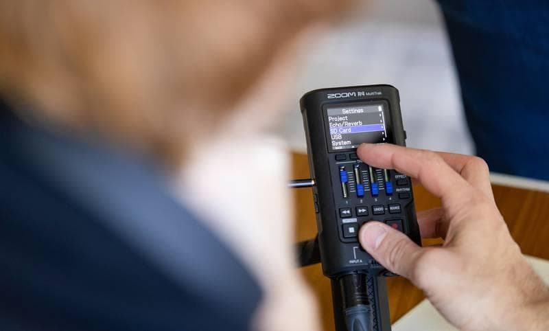 Zoom R4 MultiTrak 新品 未使用