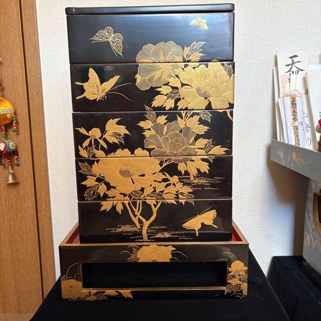 黒塗木地 内朱 時代 花蝶蒔絵 五段重箱 共箱 骨董品 漆器 漆芸 牡丹 揚羽