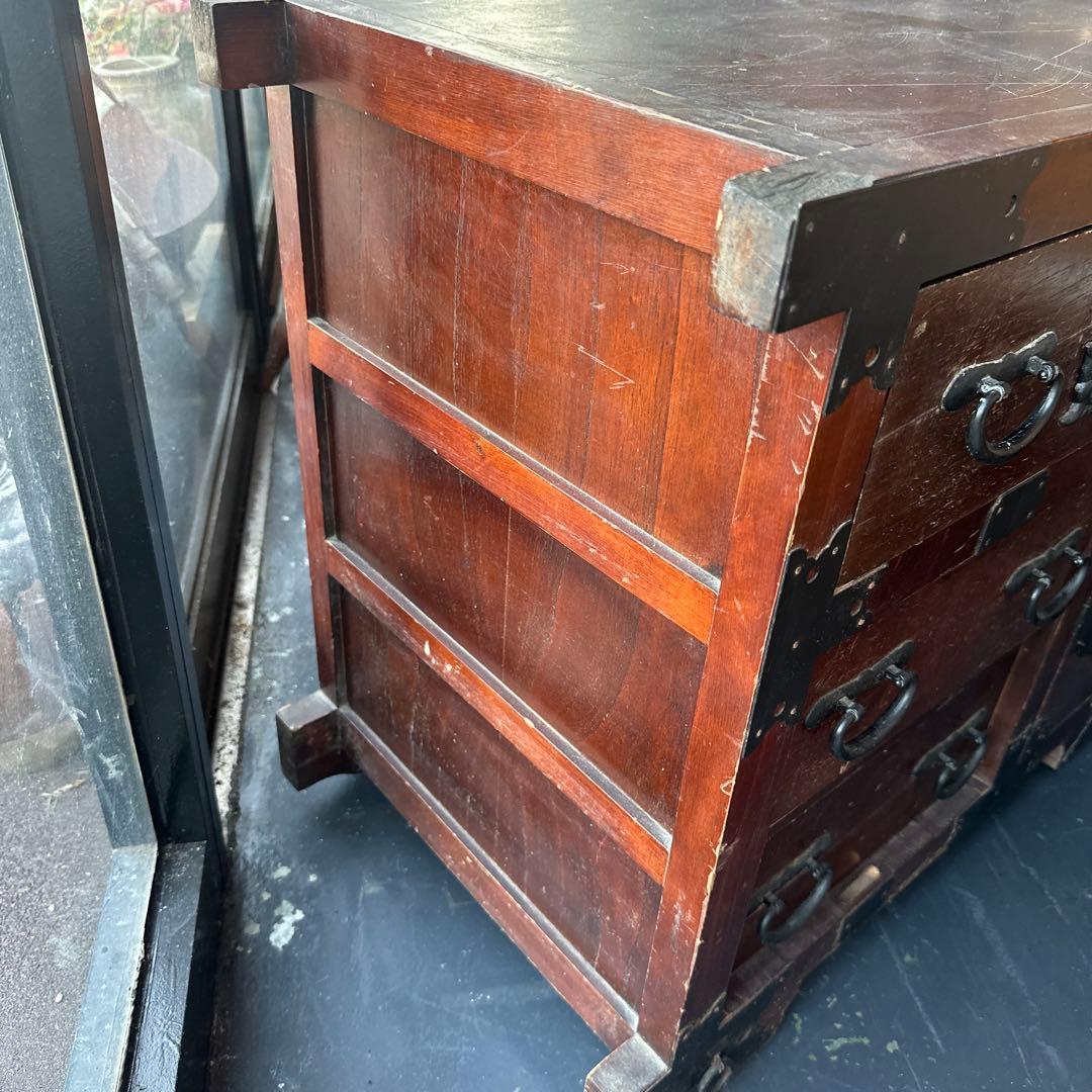 アンティーク木製タンス ドラゴン彫刻付き　車ダンス