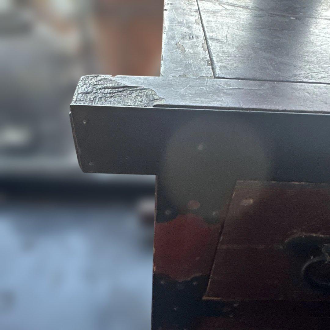 アンティーク木製タンス ドラゴン彫刻付き　車ダンス