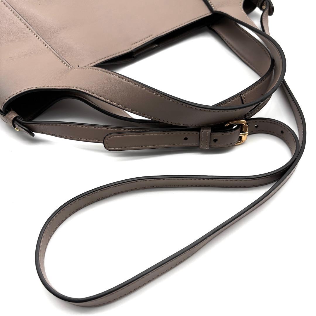 極美品 ステラマッカートニー 2way バッグ A4可 パンチング グレージュ