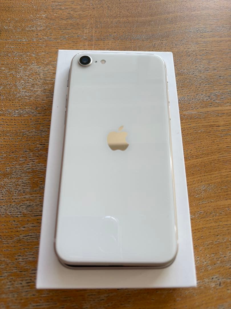 携帯電話本体 iPhone SE3 64GB starlight