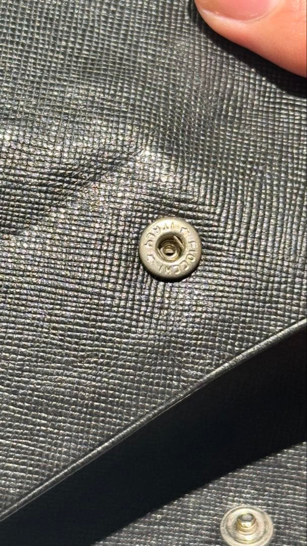 PRADA 二つ折り財布 ブラック サフィアーノ