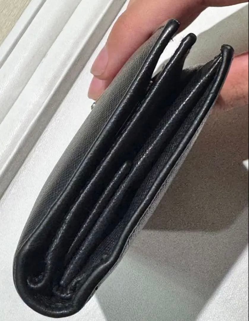 PRADA 二つ折り財布 ブラック サフィアーノ