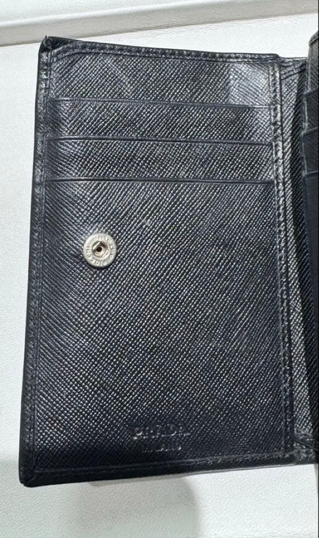 PRADA 二つ折り財布 ブラック サフィアーノ