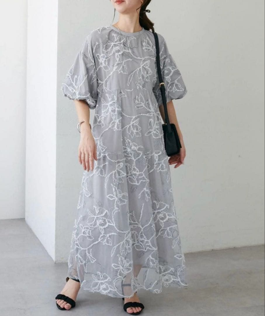 Discoat フェザーフラワー袖バルーンワンピース