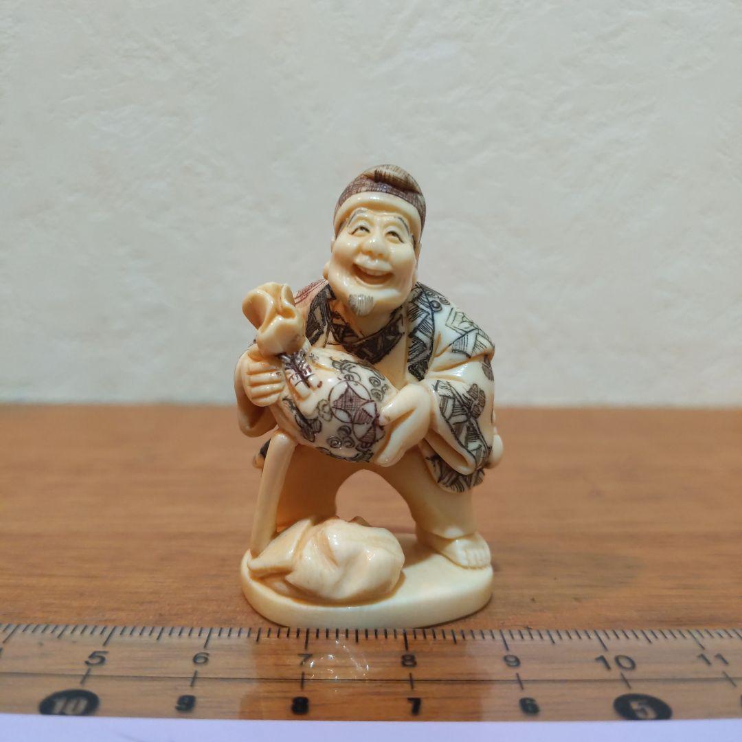 時代提物 人物根付 天然素材 在銘【宝探し】高5cm 重22ｇ縁起物 幸運の兆し