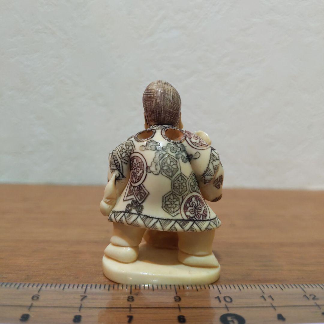 時代提物 人物根付 天然素材 在銘【宝探し】高5cm 重22ｇ縁起物 幸運の兆し