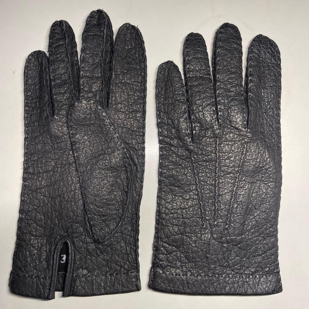 ペッカリー革 ブラック（黒色）ライニングなし　サイズ約８