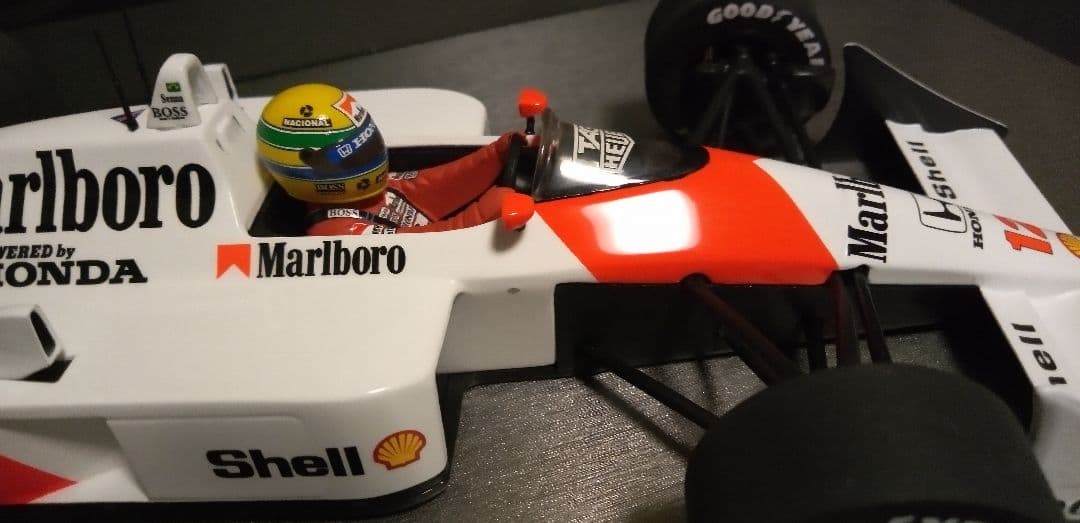 ミニチャンプス 1/18 マクラーレン MP4/4 A.セナ Marlboro