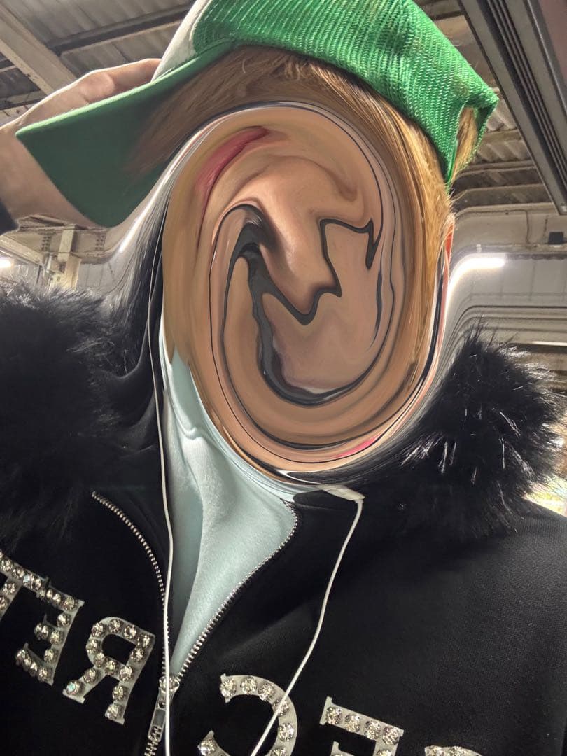 SECRETジップパーカー