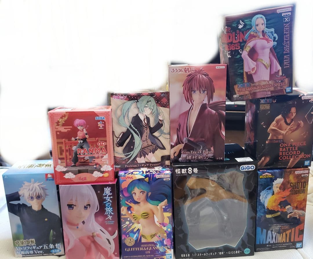 色んなアニメのフィギュアセット
