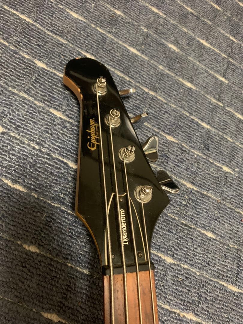 ベース Epiphone Non-Reverse Thunderbird