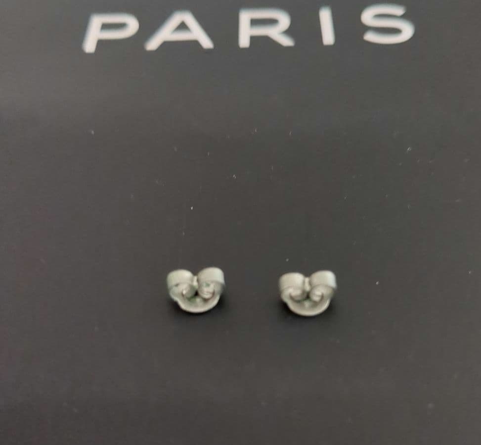 CHANEL シルバー色　 ロゴ　ピアス