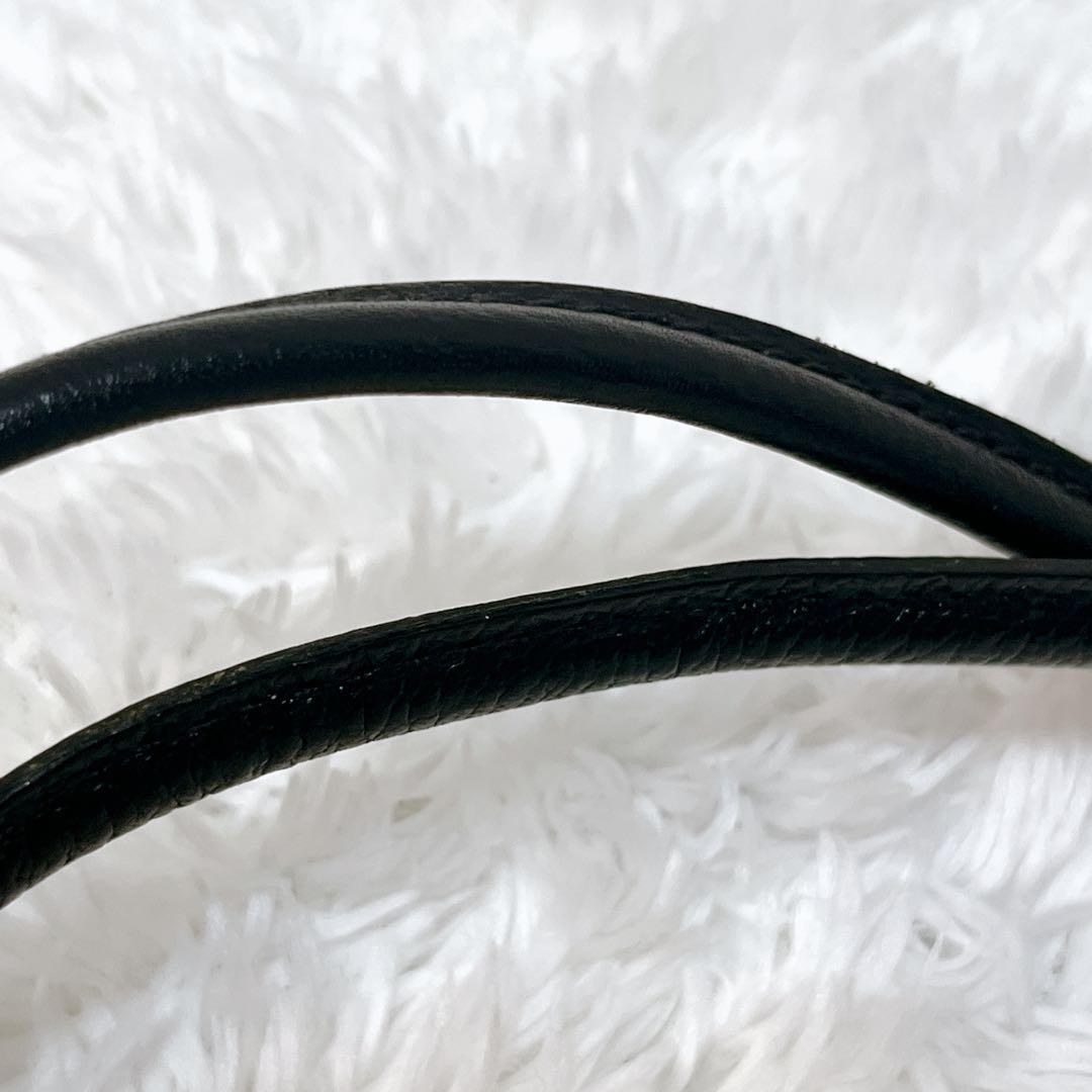 美品✨現行タグ イルビゾンテ クロスボディ バッグ サコッシュ レザー ブラック