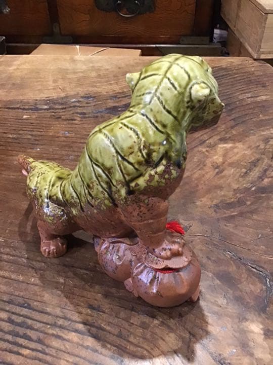 信楽　寅虎置物