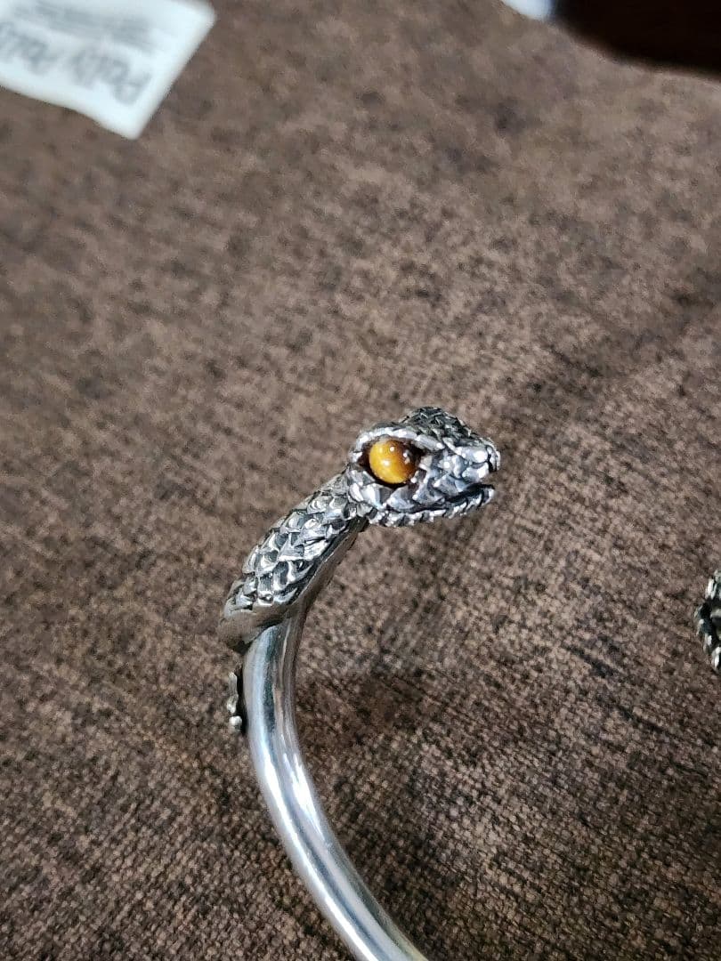 シルバー スネークデザイン バングル