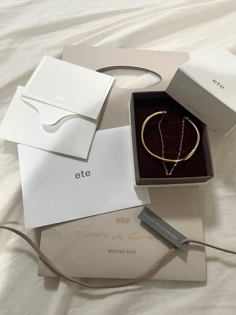 ete レイヤード バングル ペタルチェーン　イエローゴールド