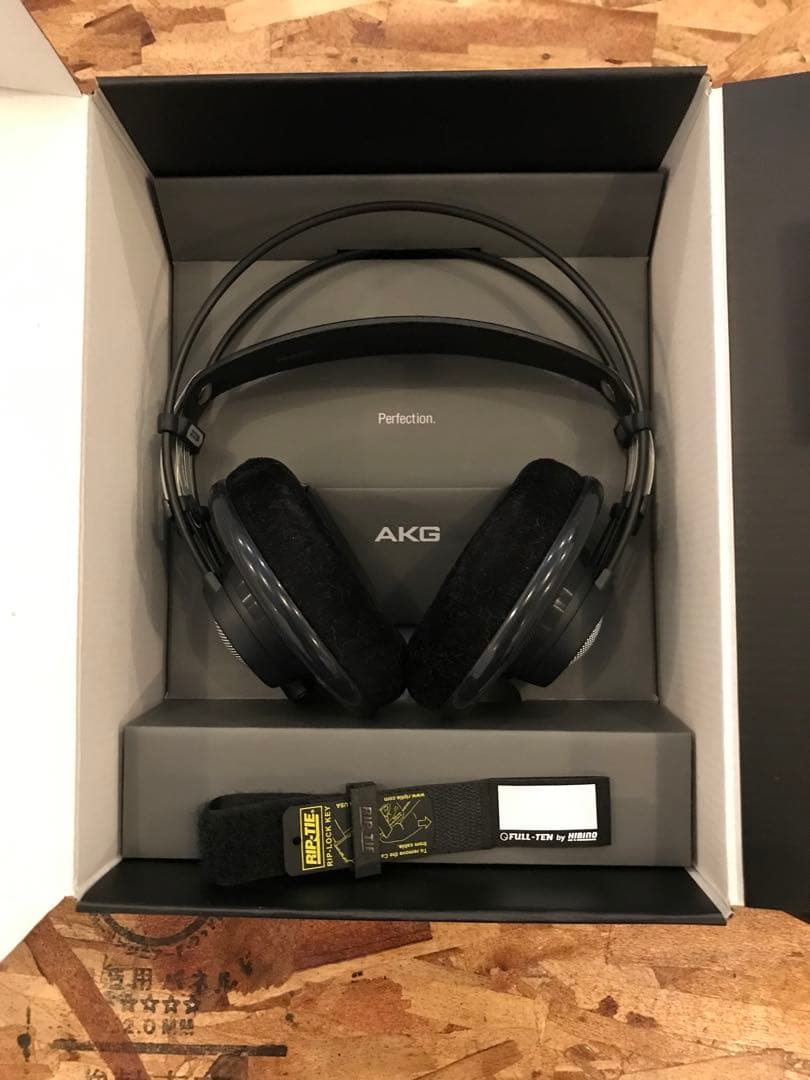 【僅かな傷&ほぼ未使用】AKG K702 オープンバックヘッドフォン