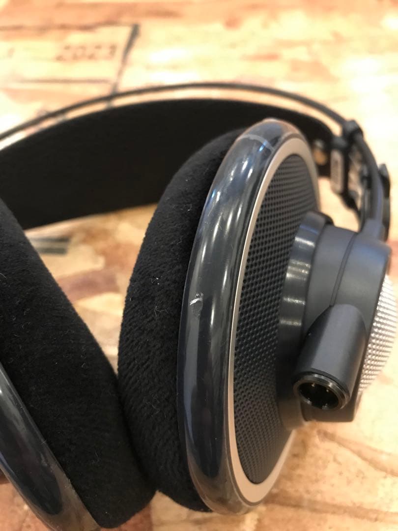 【僅かな傷&ほぼ未使用】AKG K702 オープンバックヘッドフォン