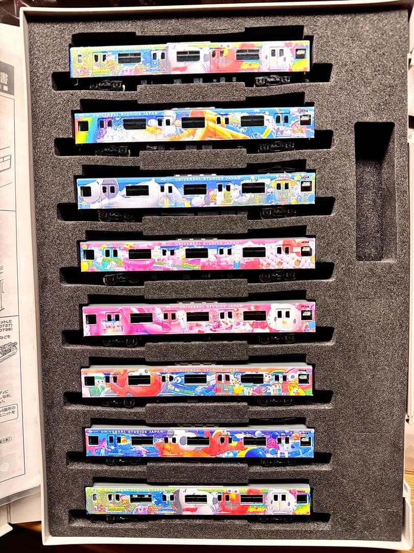 JR201系　USJラッピング電車「ユニバーサルワンダーランド号」