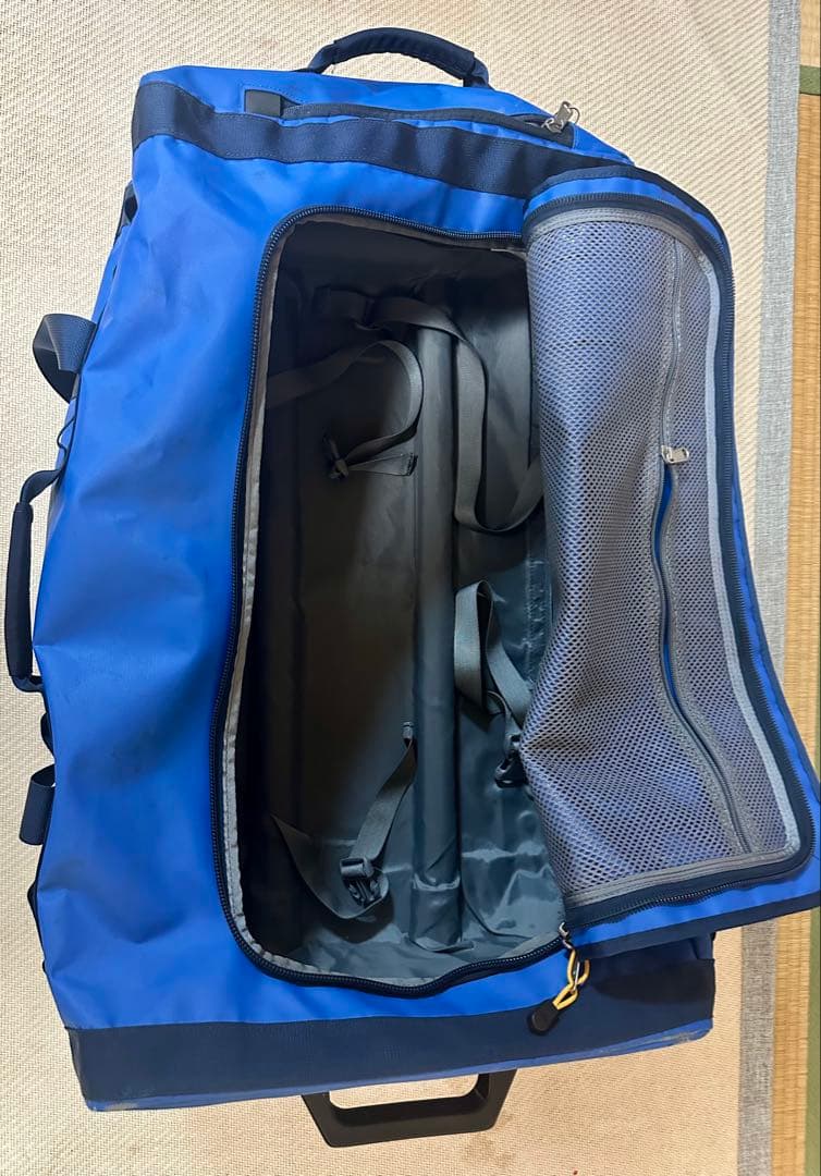 値下げ　新品ローラー ノースフェイス ローリングサンダーM 73L