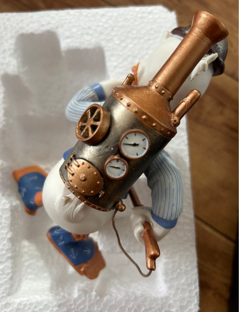 レア　SHOWCASE COLLECTION ドナルドダック フィギュア 軍服風