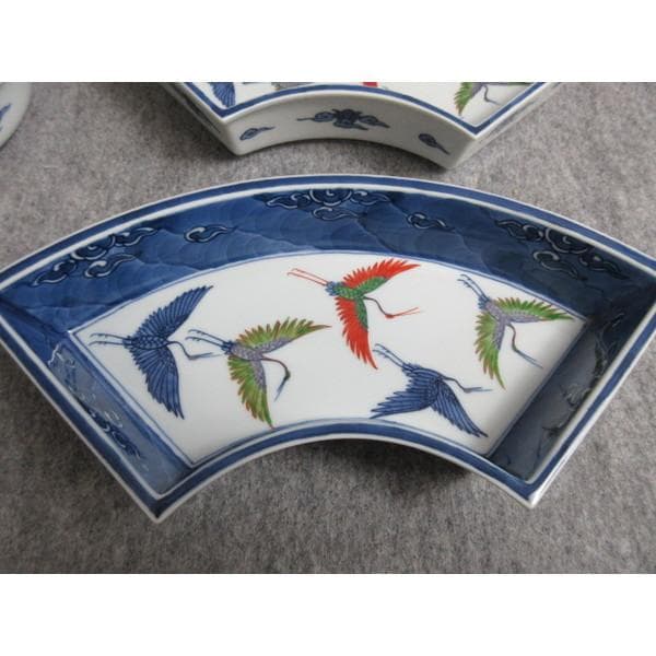 有田焼是木米窯源右衛門作染錦舞鶴文組皿共箱付き [B27255]