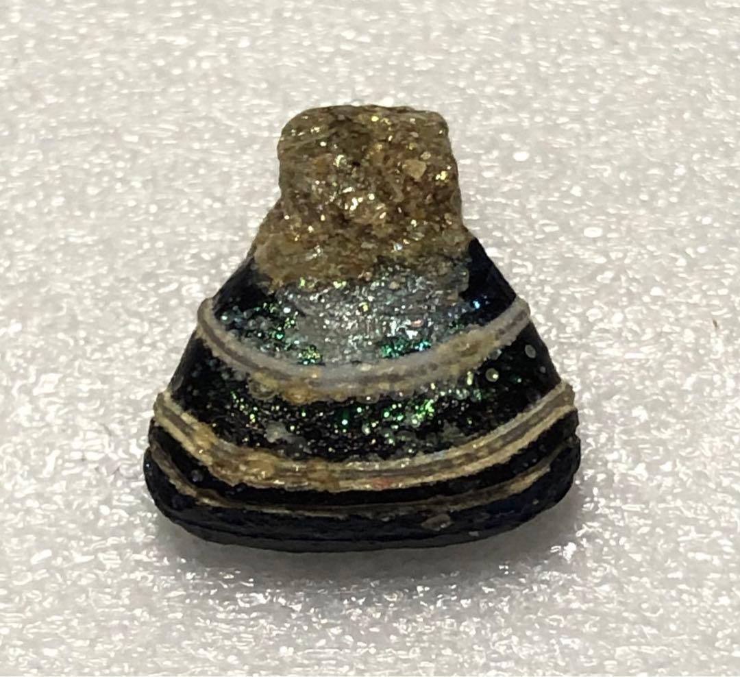 とんぼ玉　帯状モザイク三角玉　銀化　ローマ