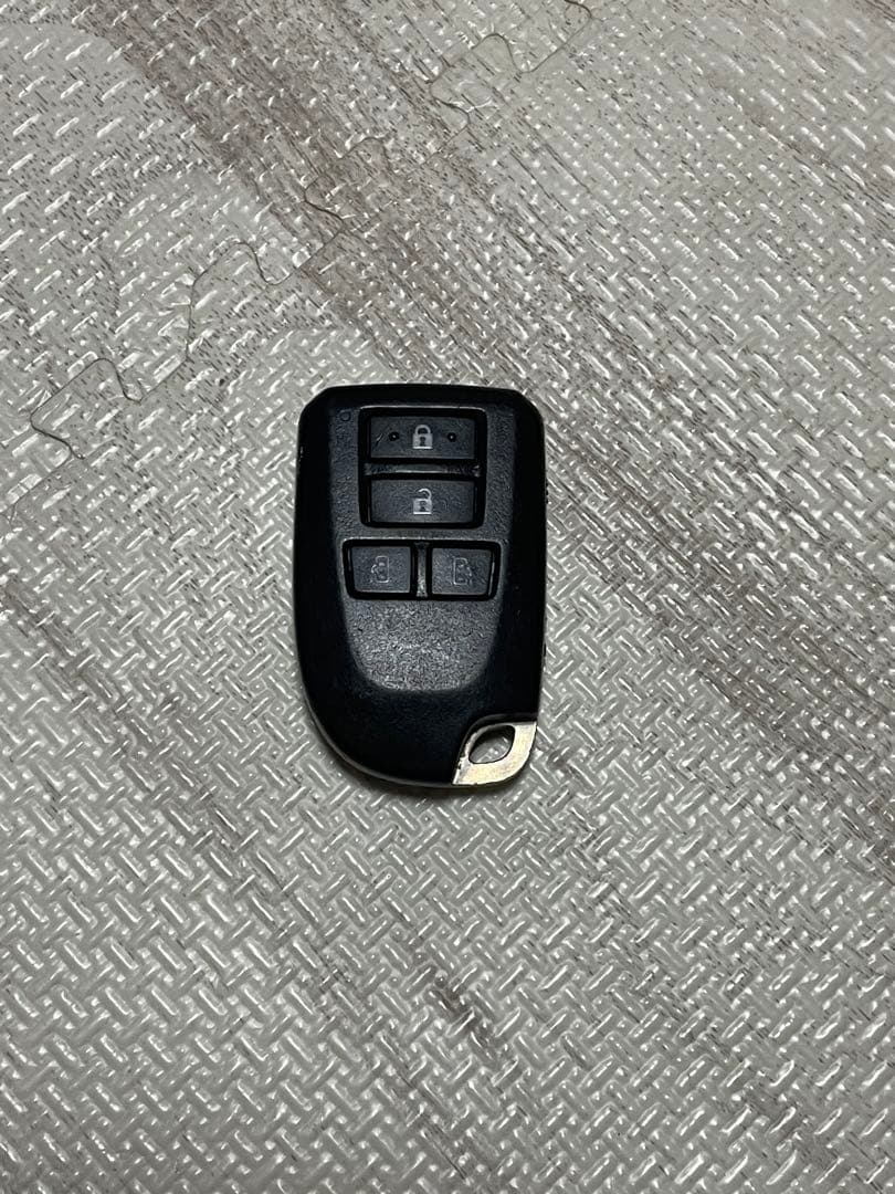 ハイエース200系　スマートキー