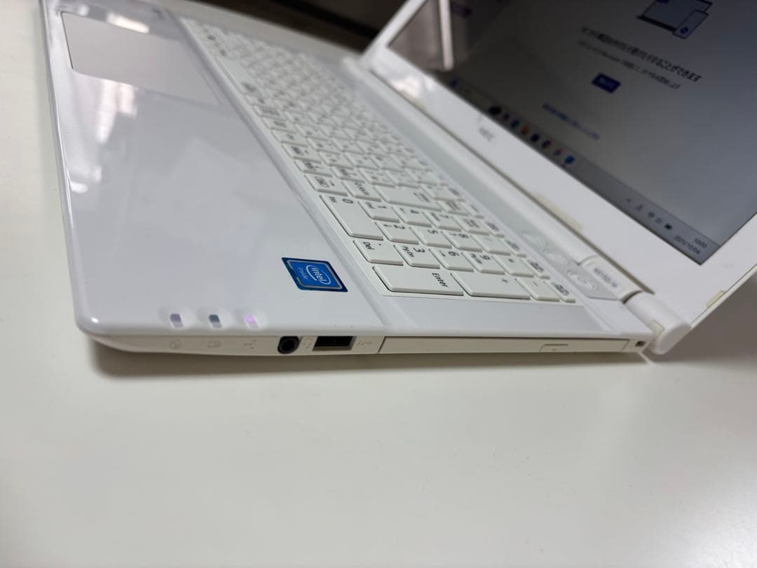 NEC LaVie ホワイトノートPC