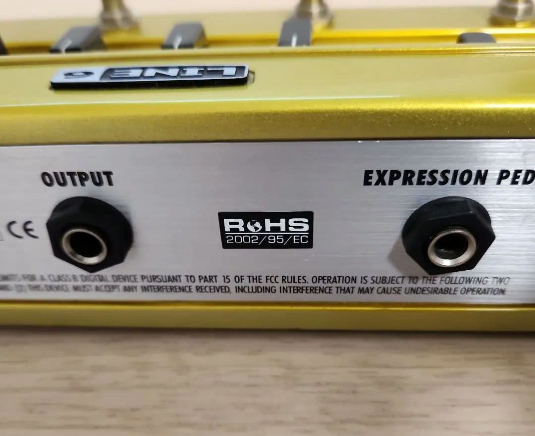 LINE 6 DM-4 Distortion 専用アダプター付き