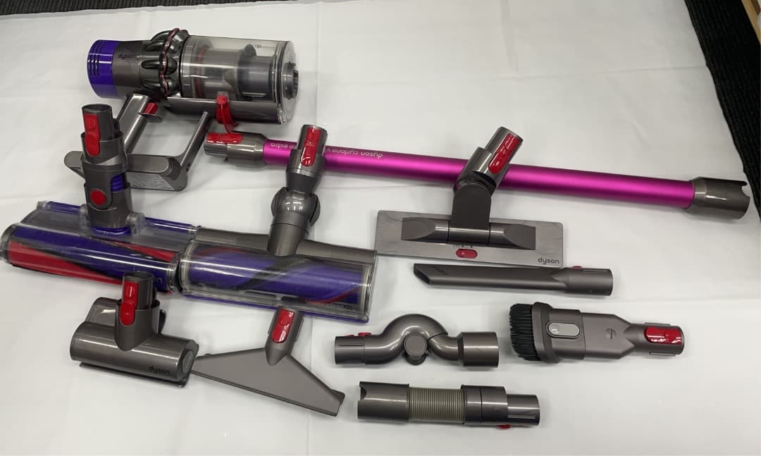 ★中古格安！ダイソンSV12 コードレスクリーナー スタンド付き