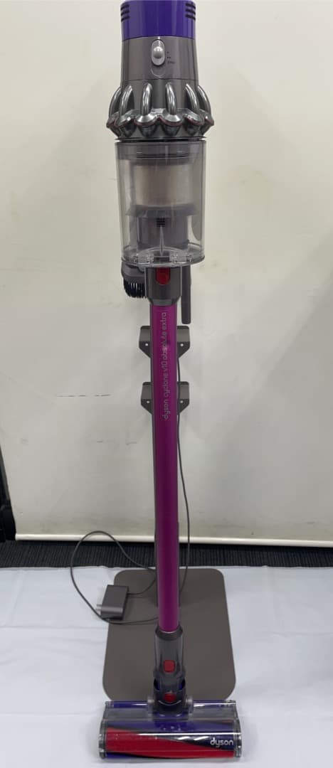 ★中古格安！ダイソンSV12 コードレスクリーナー スタンド付き