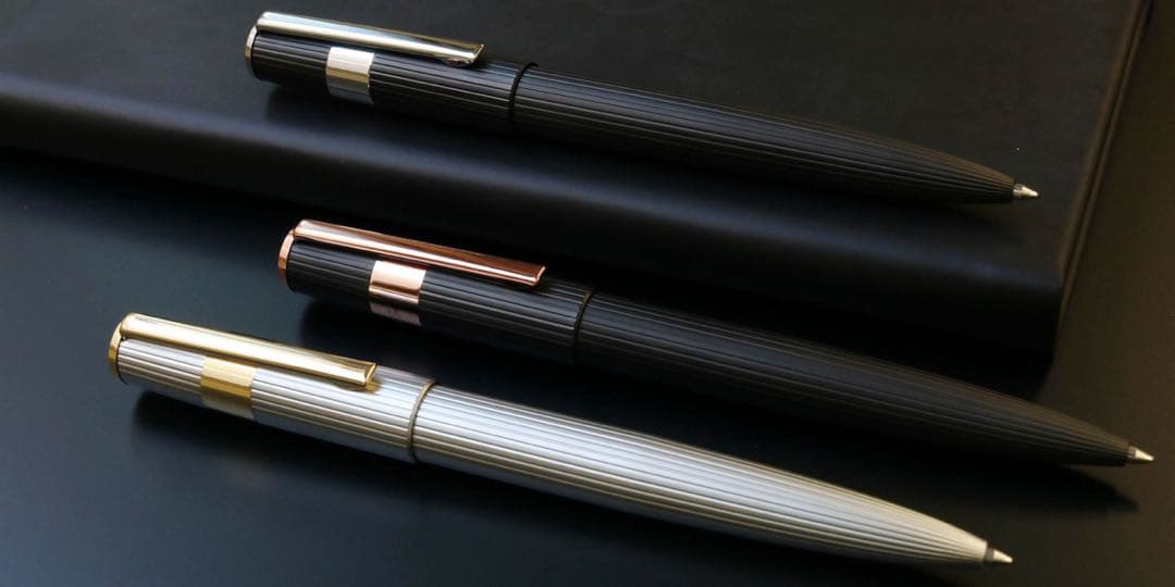 【極美品】HUGO BOSS ギアピンストライプ　ボールペン　ダイヤモンド（株）