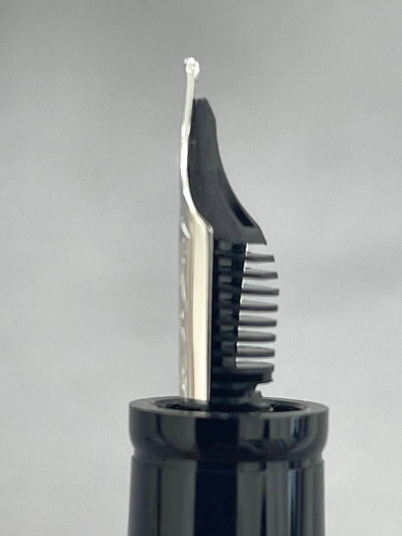 【未使用】MONTBLANCモンブラン 万年筆 ボエム M ノワール　オニキス