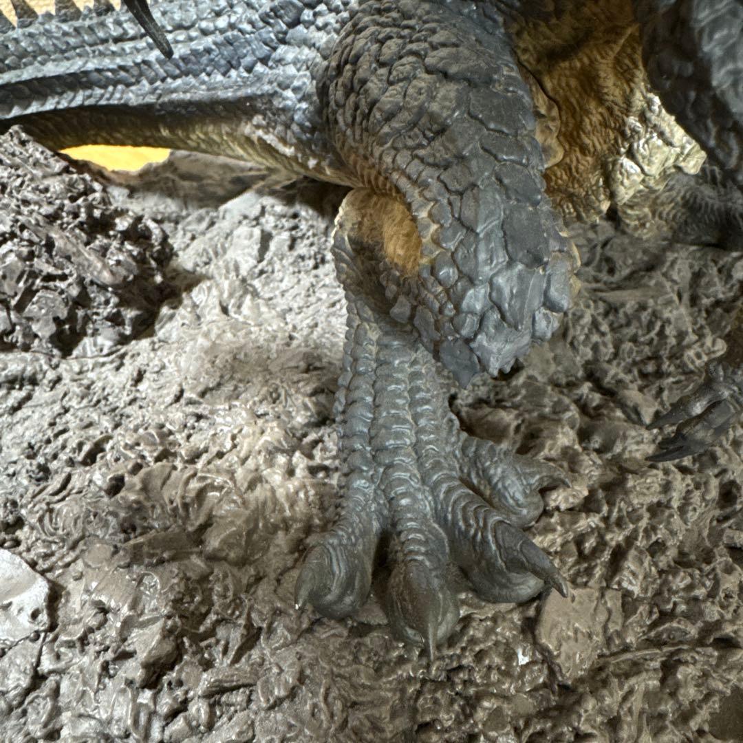 【黒龍　ミラボレアス】モンスターハンター CFB フィギュア