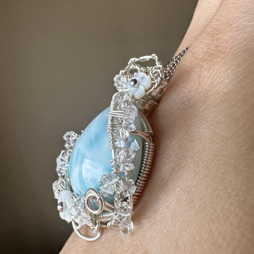 カリブ海の宝物✴︎ラリマーとクリスタルのワイヤージュエリー