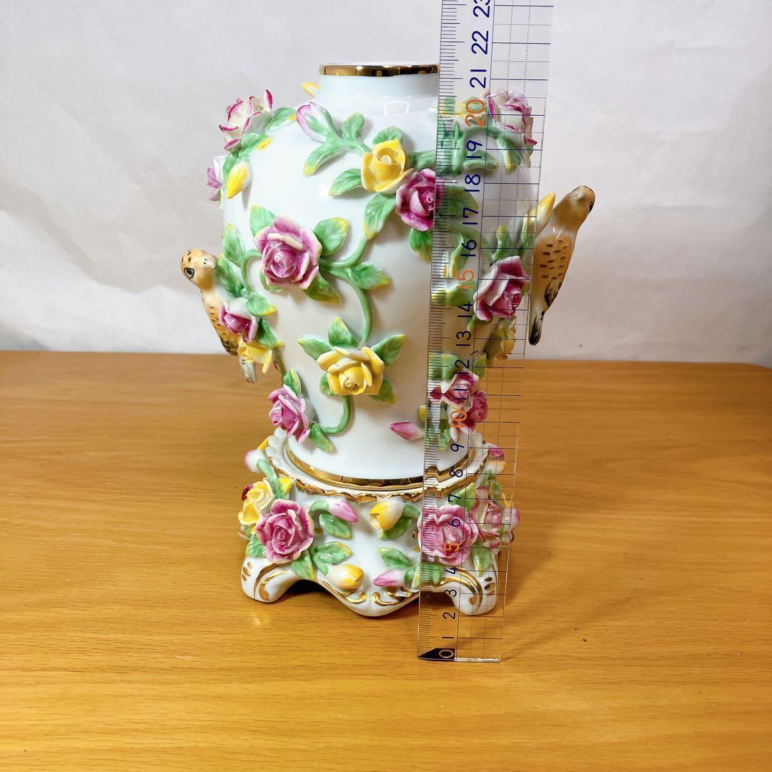 陶磁器 花瓶 鳥 フラワーモチーフ 立体装飾 金彩 アンティーク調