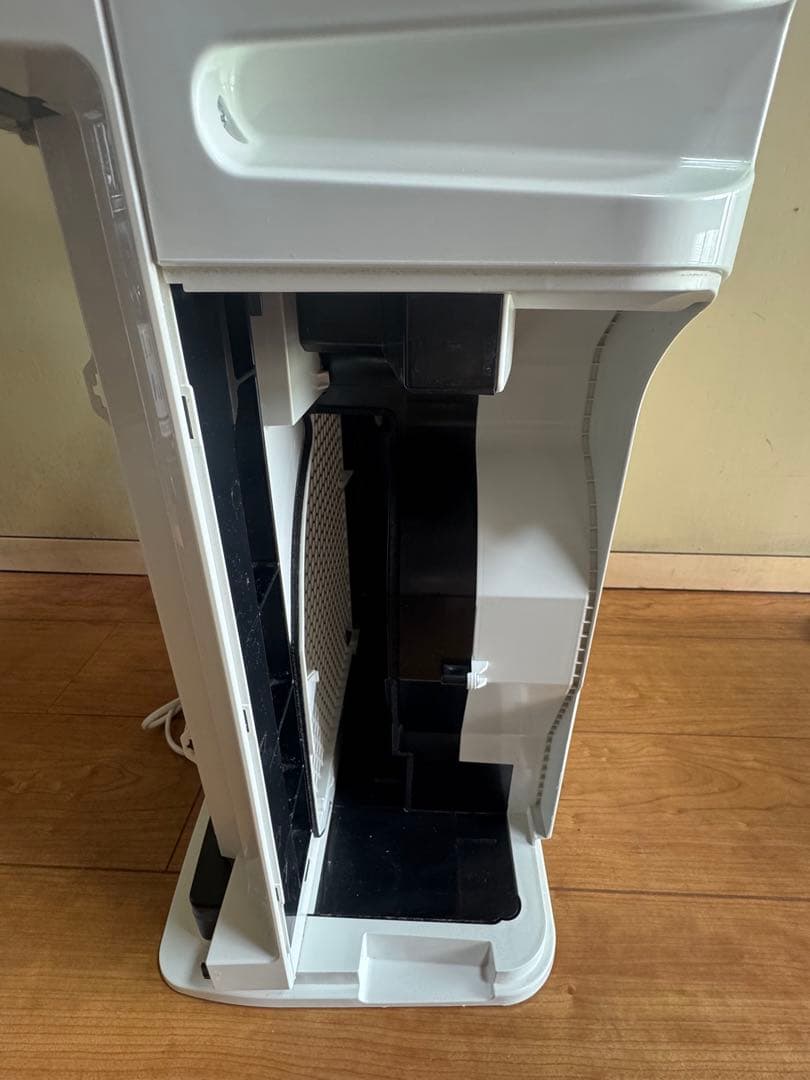 DAIKIN ダイキン　ストリーマ加湿空気清浄機　MCK70VKS-W ホワイト