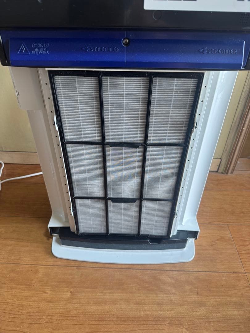 DAIKIN ダイキン　ストリーマ加湿空気清浄機　MCK70VKS-W ホワイト