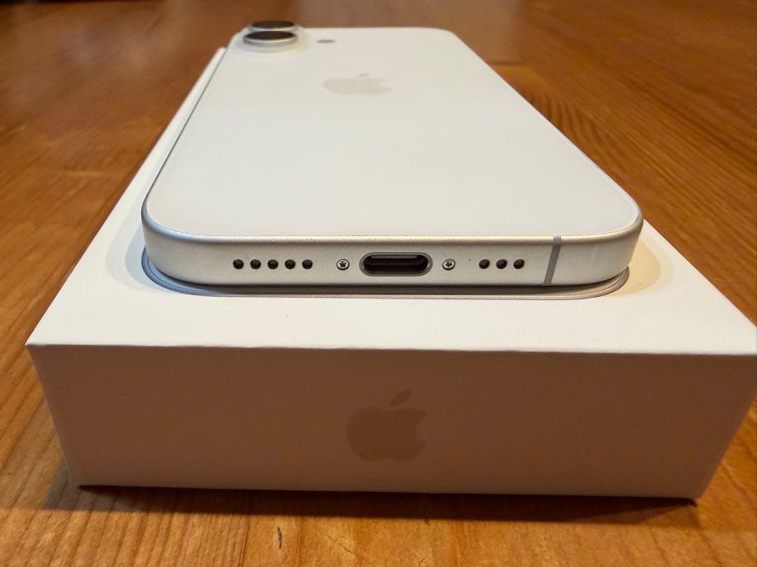 iPhone16 128GB ホワイト SIMフリー　保証付き　美品