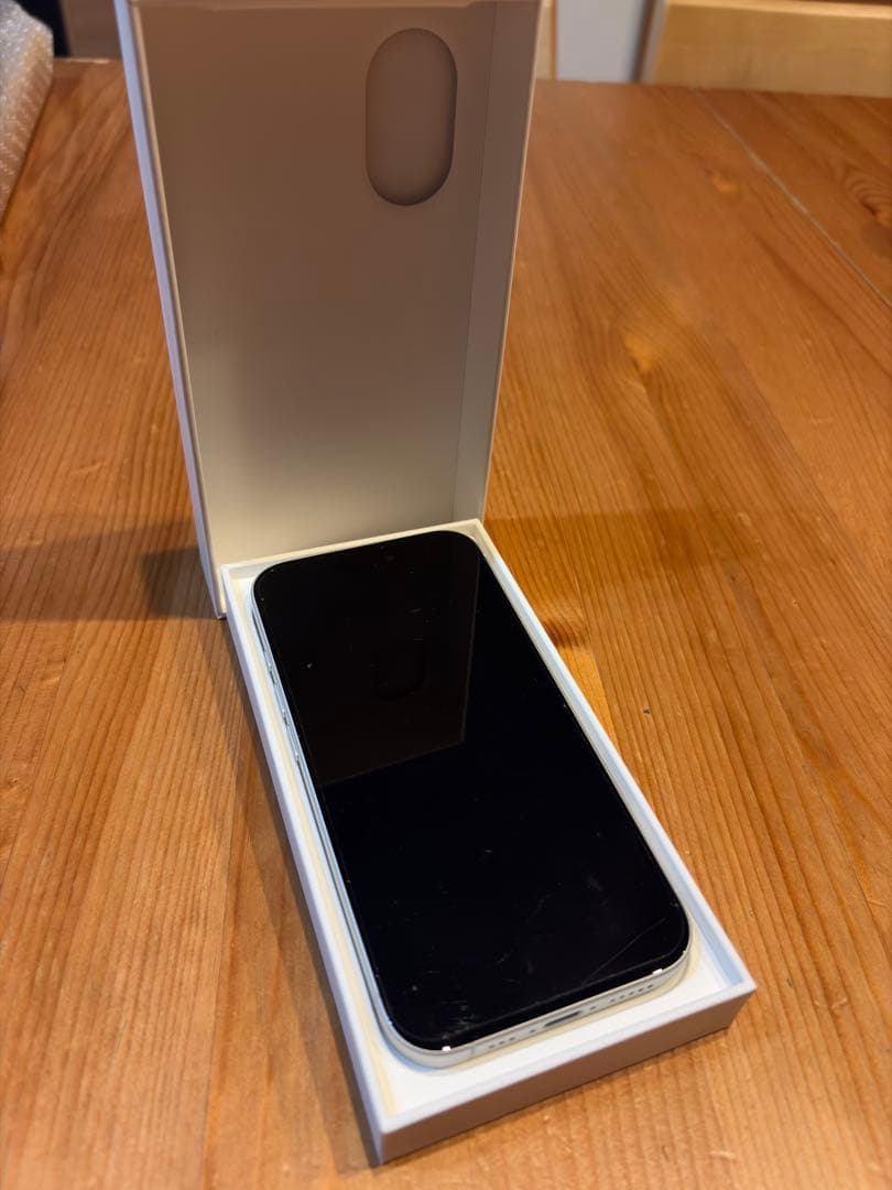 iPhone16 128GB ホワイト SIMフリー　保証付き　美品